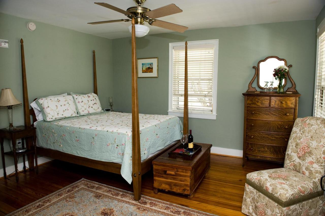 Hopkins Ordinary Bed, Breakfast And Ale Works Bed & Breakfast Sperryville Exterior photo